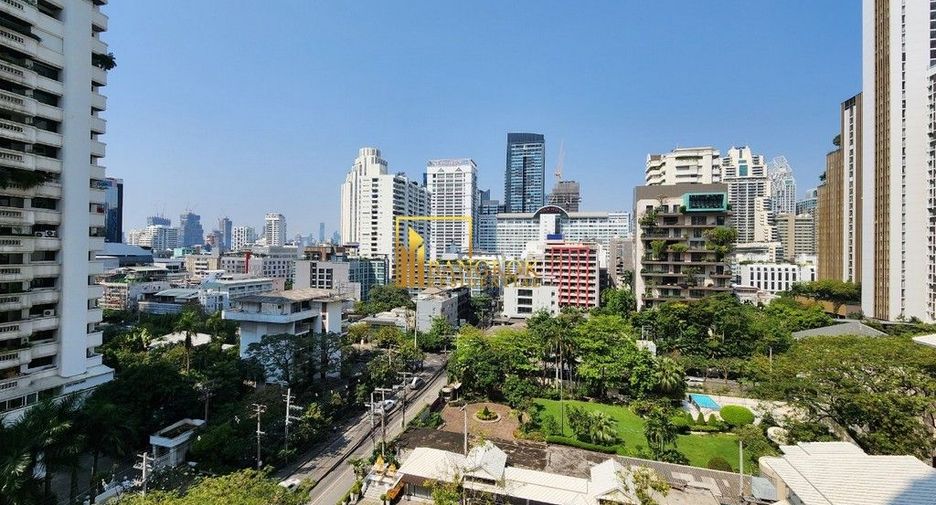 Condo en alquiler y en venta de 3 habitaciones en Watthana, Bangkok