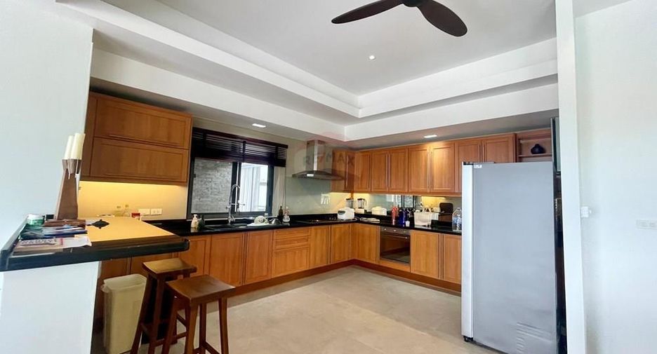 For sale 4 bedrooms villa in Ko Samui, Surat Thani