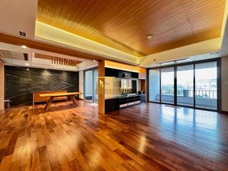For sale 3 bedrooms condo in Yan Nawa, Bangkok