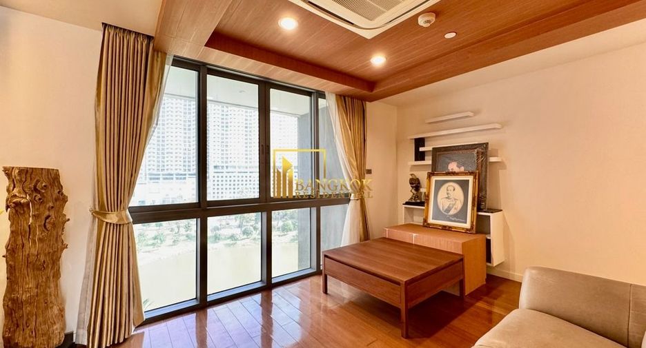 For sale 3 bedrooms condo in Yan Nawa, Bangkok