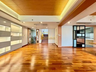 For sale 3 bedrooms condo in Yan Nawa, Bangkok