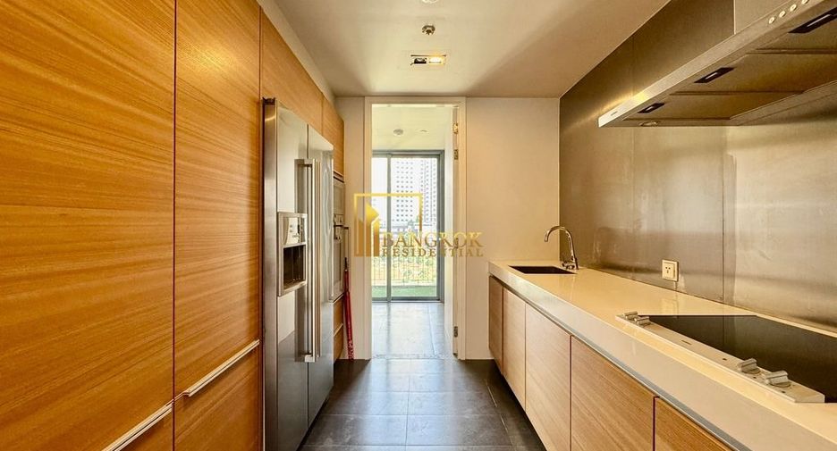 For sale 3 bedrooms condo in Yan Nawa, Bangkok