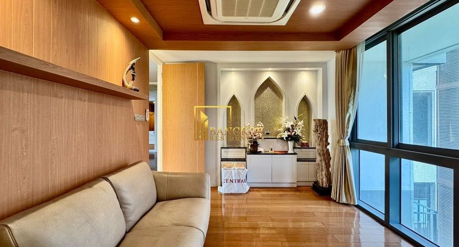 For sale 3 bedrooms condo in Yan Nawa, Bangkok