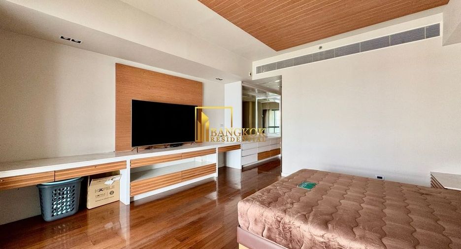 For sale 3 bedrooms condo in Yan Nawa, Bangkok