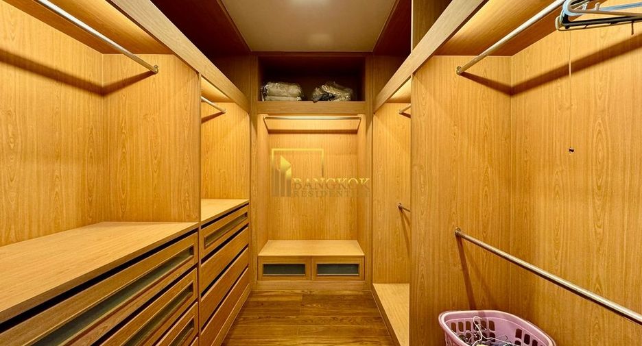 For sale 3 bedrooms condo in Yan Nawa, Bangkok
