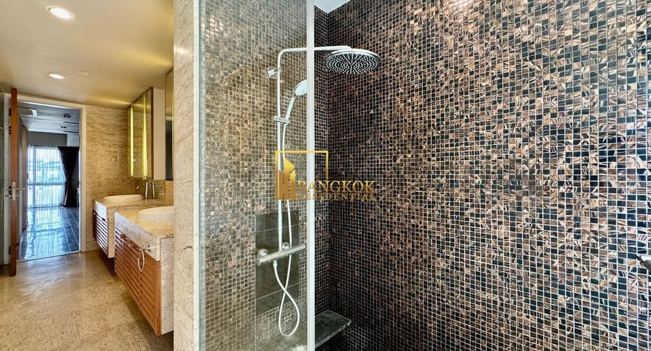 For sale 3 bedrooms condo in Yan Nawa, Bangkok