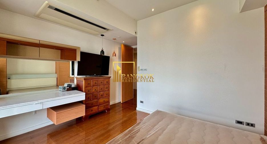 For sale 3 bedrooms condo in Yan Nawa, Bangkok