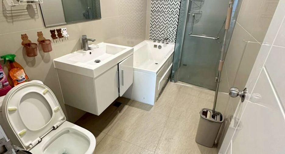 For sale 1 bed condo in Si Racha, Chonburi