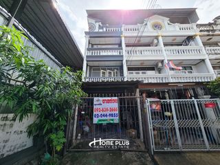 For sale 4 ベッドルーム townhouse in Bang Phli, Samut Prakan