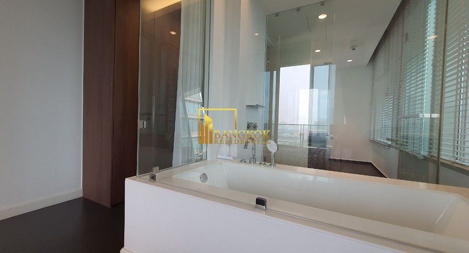 For rent and for sale 2 bedrooms condo in Pathum Wan, Bangkok