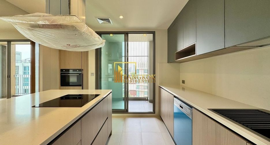 For sale 3 bedrooms condo in Yan Nawa, Bangkok