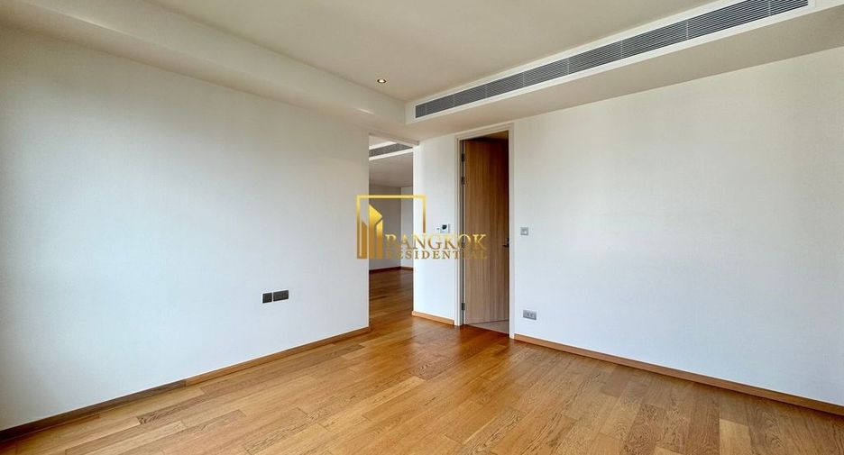 For sale 3 bedrooms condo in Yan Nawa, Bangkok