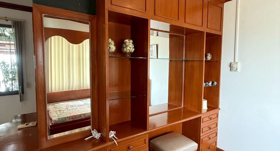 Condo en venta de 3 habitaciones en Sattahip, Chonburi