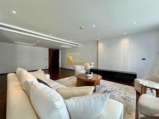 For sale 3 bedrooms condo in Watthana, Bangkok