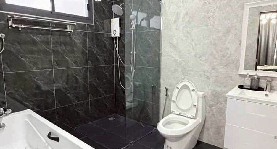 Casa en venta de 3 habitaciones en Bang Lamung, Chonburi