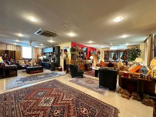 Продажа 3 спальни кондо в Щаттхана, Бангкок