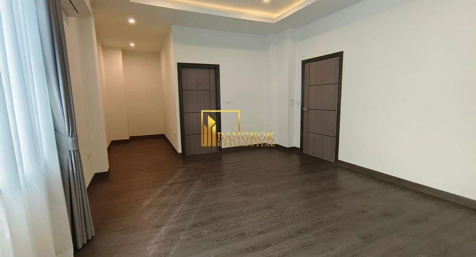 À louer et à vendre 4 chambres maison à Watthana, Bangkok