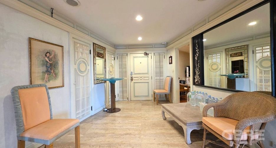 For sale 2 bedrooms condo in Sathon, Bangkok
