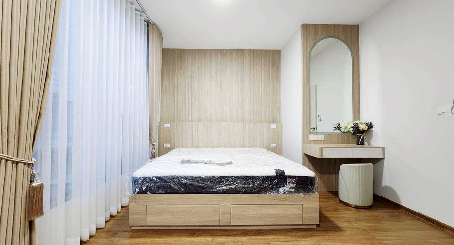 For rent 3 bedrooms townhouse in Bang Phli, Samut Prakan