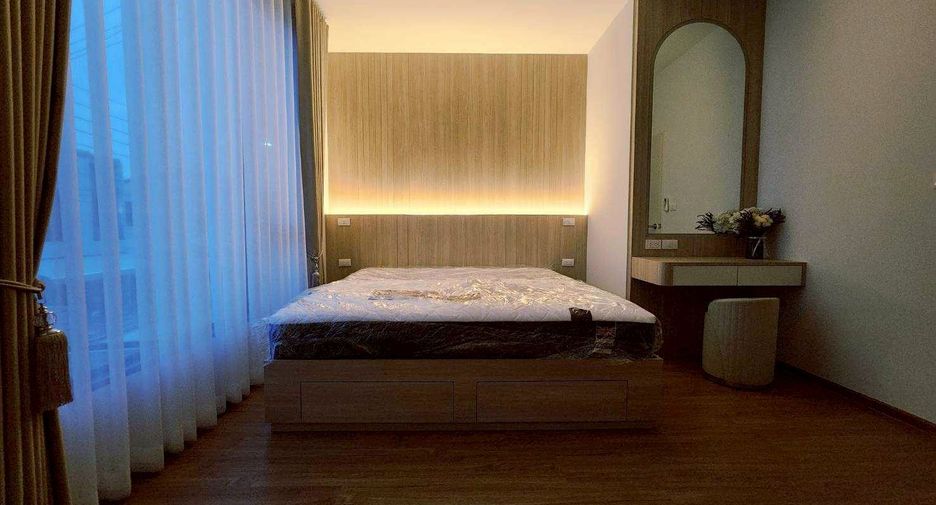 For rent 3 bedrooms townhouse in Bang Phli, Samut Prakan