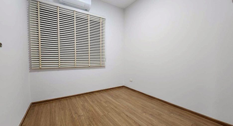 For rent 3 bedrooms townhouse in Bang Phli, Samut Prakan
