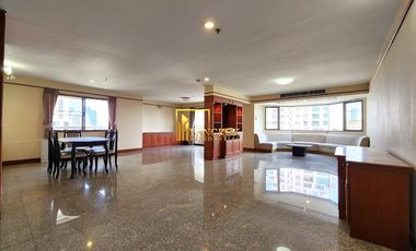 Condo en alquiler y en venta de 3 habitaciones en Khlong Toei, Bangkok
