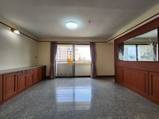 Аренда и продажа 3 спальни кондо в Кхлонг Тоеи, Бангкок