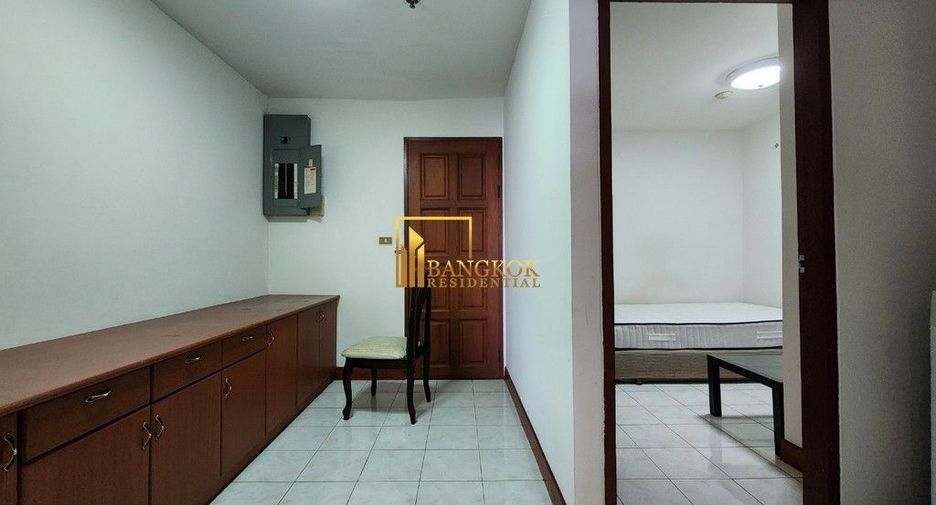 Condo en alquiler y en venta de 3 habitaciones en Khlong Toei, Bangkok