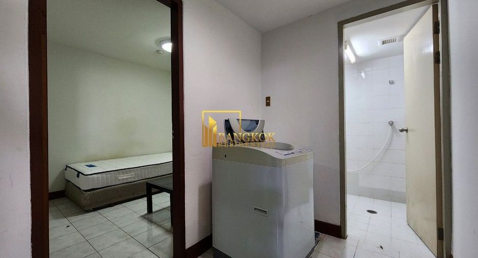 Condo en alquiler y en venta de 3 habitaciones en Khlong Toei, Bangkok