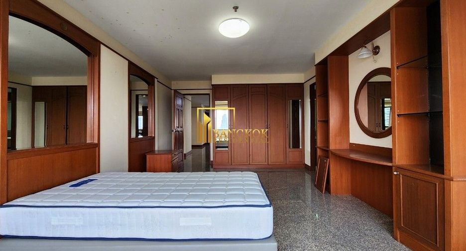Condo en alquiler y en venta de 3 habitaciones en Khlong Toei, Bangkok