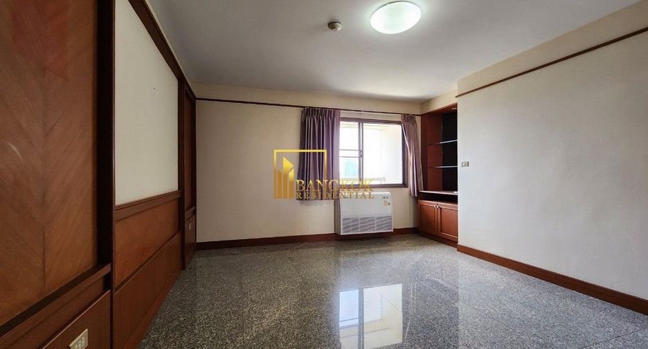 Condo en alquiler y en venta de 3 habitaciones en Khlong Toei, Bangkok
