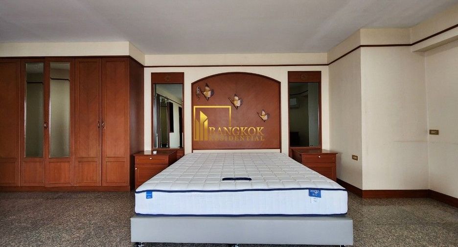 Condo en alquiler y en venta de 3 habitaciones en Khlong Toei, Bangkok