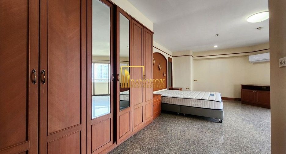 Condo en alquiler y en venta de 3 habitaciones en Khlong Toei, Bangkok