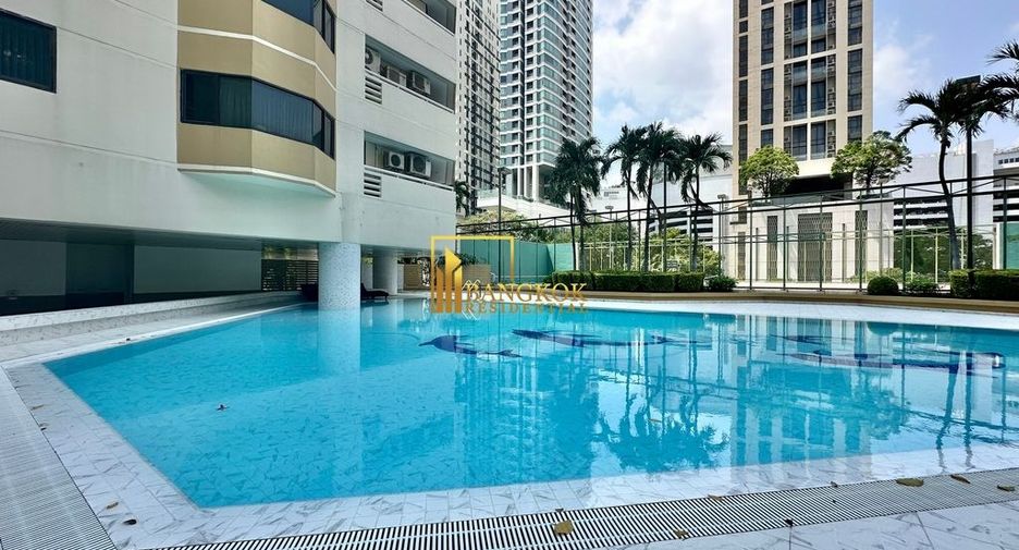 Condo en alquiler y en venta de 3 habitaciones en Khlong Toei, Bangkok