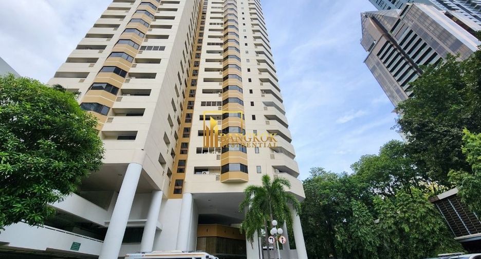 Condo en alquiler y en venta de 3 habitaciones en Khlong Toei, Bangkok