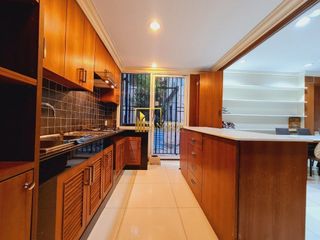 Reihenhaus zur Miete und zum Kauf mit 4 Zimmer in Watthana, Bangkok