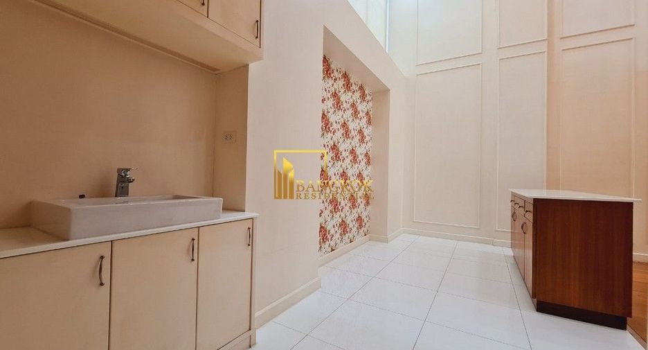 Reihenhaus zur Miete und zum Kauf mit 4 Zimmer in Watthana, Bangkok