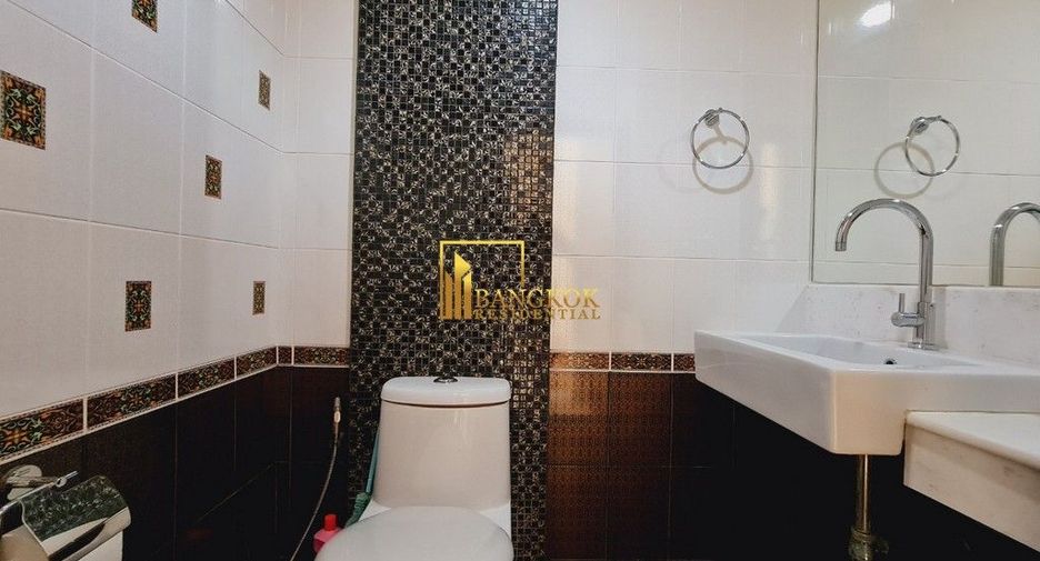 Reihenhaus zur Miete und zum Kauf mit 4 Zimmer in Watthana, Bangkok