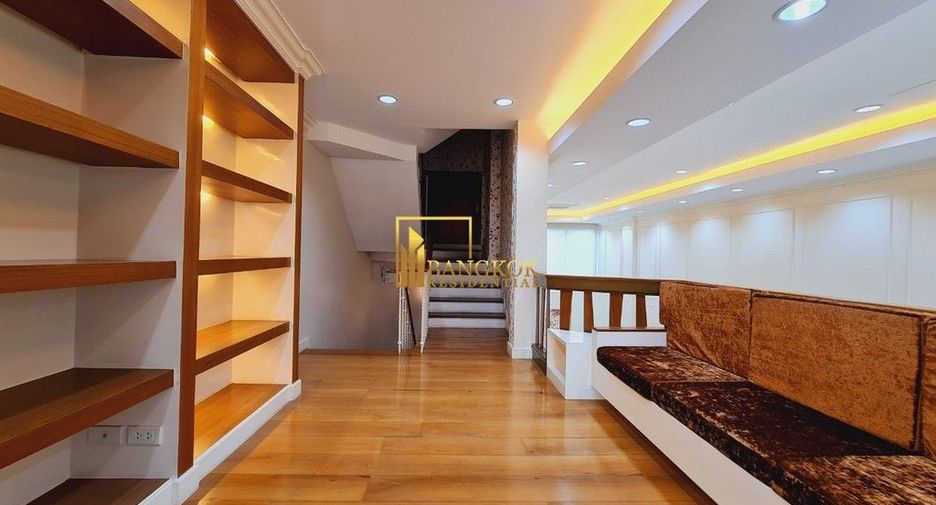 Reihenhaus zur Miete und zum Kauf mit 4 Zimmer in Watthana, Bangkok