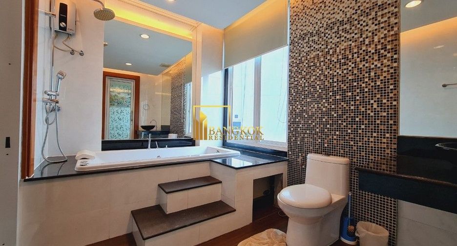 Reihenhaus zur Miete und zum Kauf mit 4 Zimmer in Watthana, Bangkok