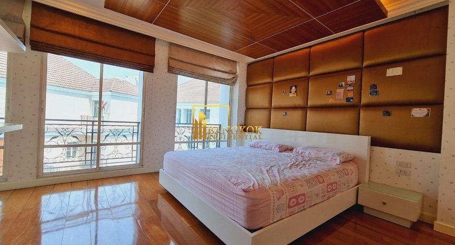 Reihenhaus zur Miete und zum Kauf mit 4 Zimmer in Watthana, Bangkok