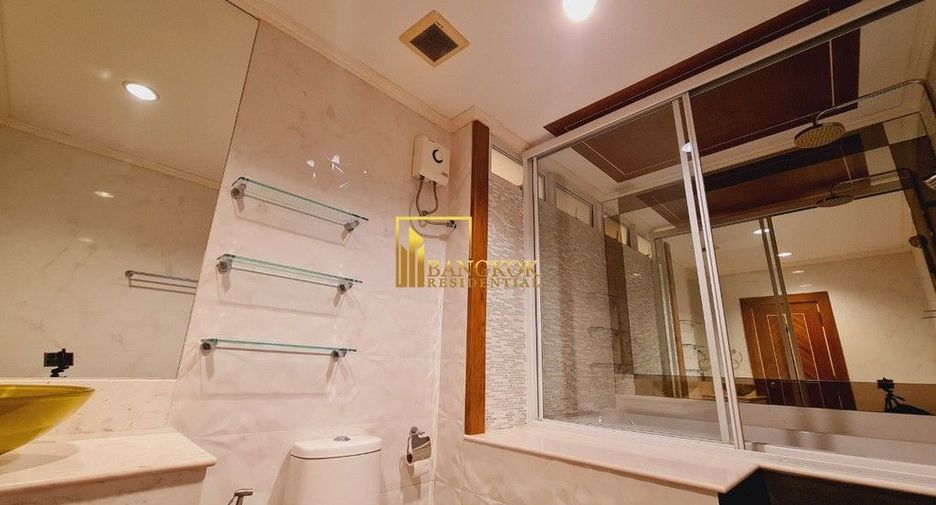 Reihenhaus zur Miete und zum Kauf mit 4 Zimmer in Watthana, Bangkok
