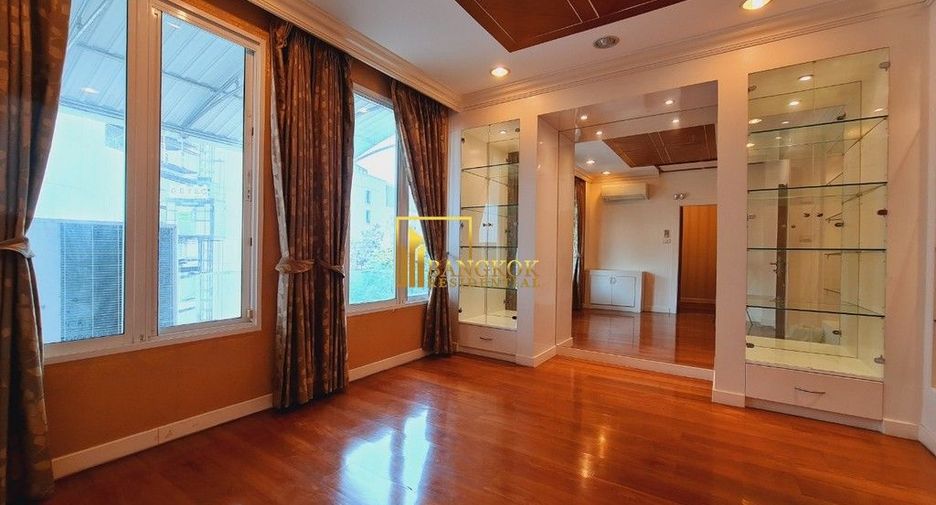 Reihenhaus zur Miete und zum Kauf mit 4 Zimmer in Watthana, Bangkok