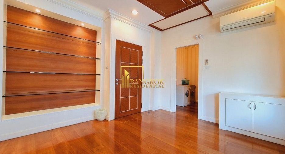 Reihenhaus zur Miete und zum Kauf mit 4 Zimmer in Watthana, Bangkok