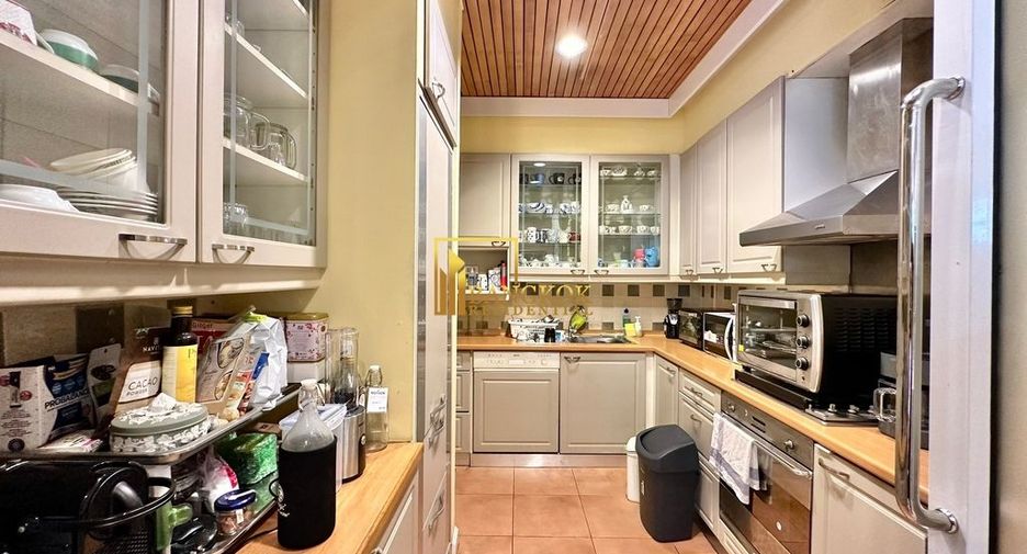 Reihenhaus zum Kauf mit 4 Zimmer in Yan Nawa, Bangkok