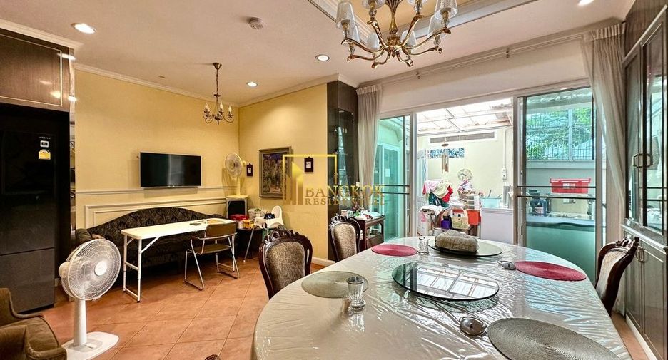 Reihenhaus zum Kauf mit 4 Zimmer in Yan Nawa, Bangkok