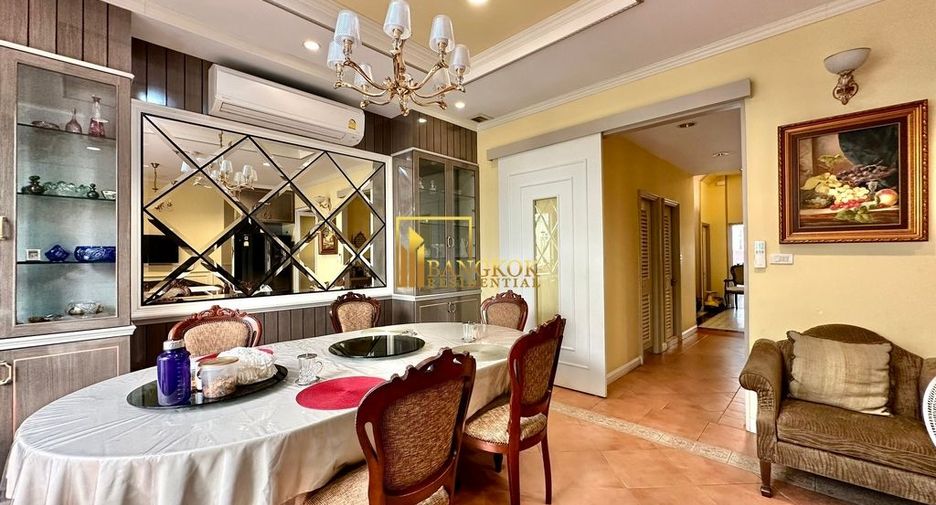 Reihenhaus zum Kauf mit 4 Zimmer in Yan Nawa, Bangkok
