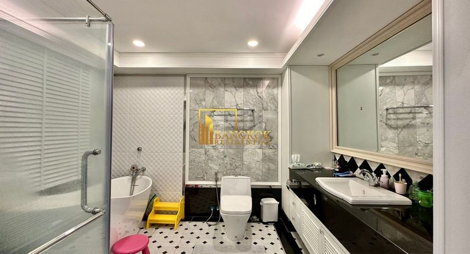 Reihenhaus zum Kauf mit 4 Zimmer in Yan Nawa, Bangkok