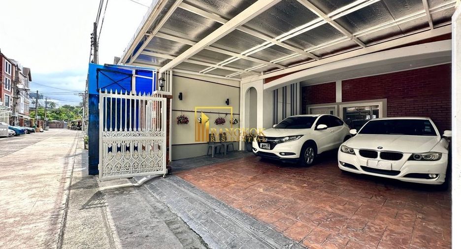 Reihenhaus zum Kauf mit 4 Zimmer in Yan Nawa, Bangkok