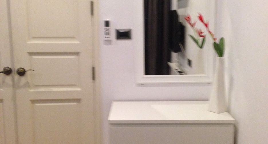 For rent and for sale 2 bedrooms condo in Huai Khwang, Bangkok